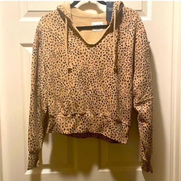 Abercrombie & Fitch Soft AF cropped cheetah print sweatshirt Size M Oversize - Picture 2 of 10